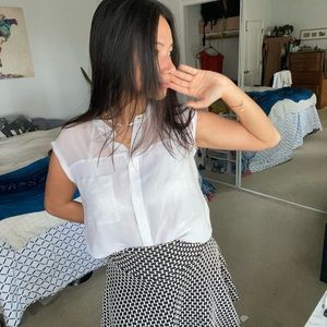 Equipment Pearl Lace sleeveless bottom up shirt